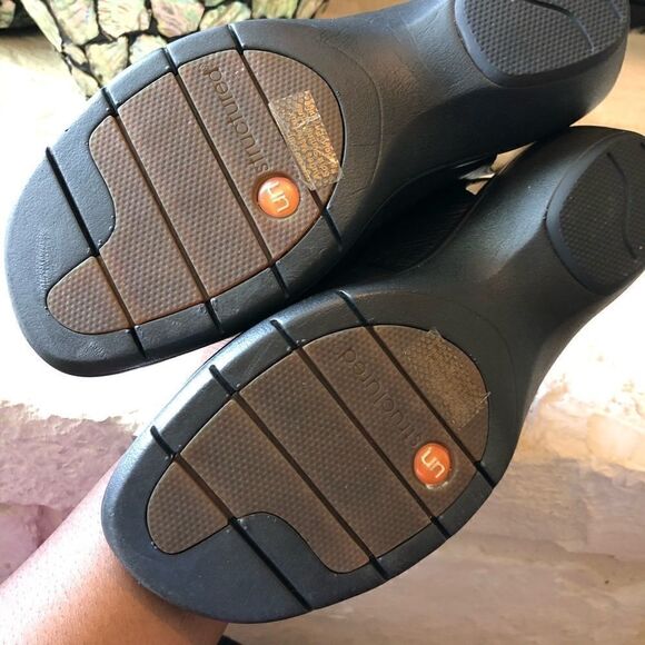 Unstructured Clark’s black sandals size 9.5N - Picture 5 of 8